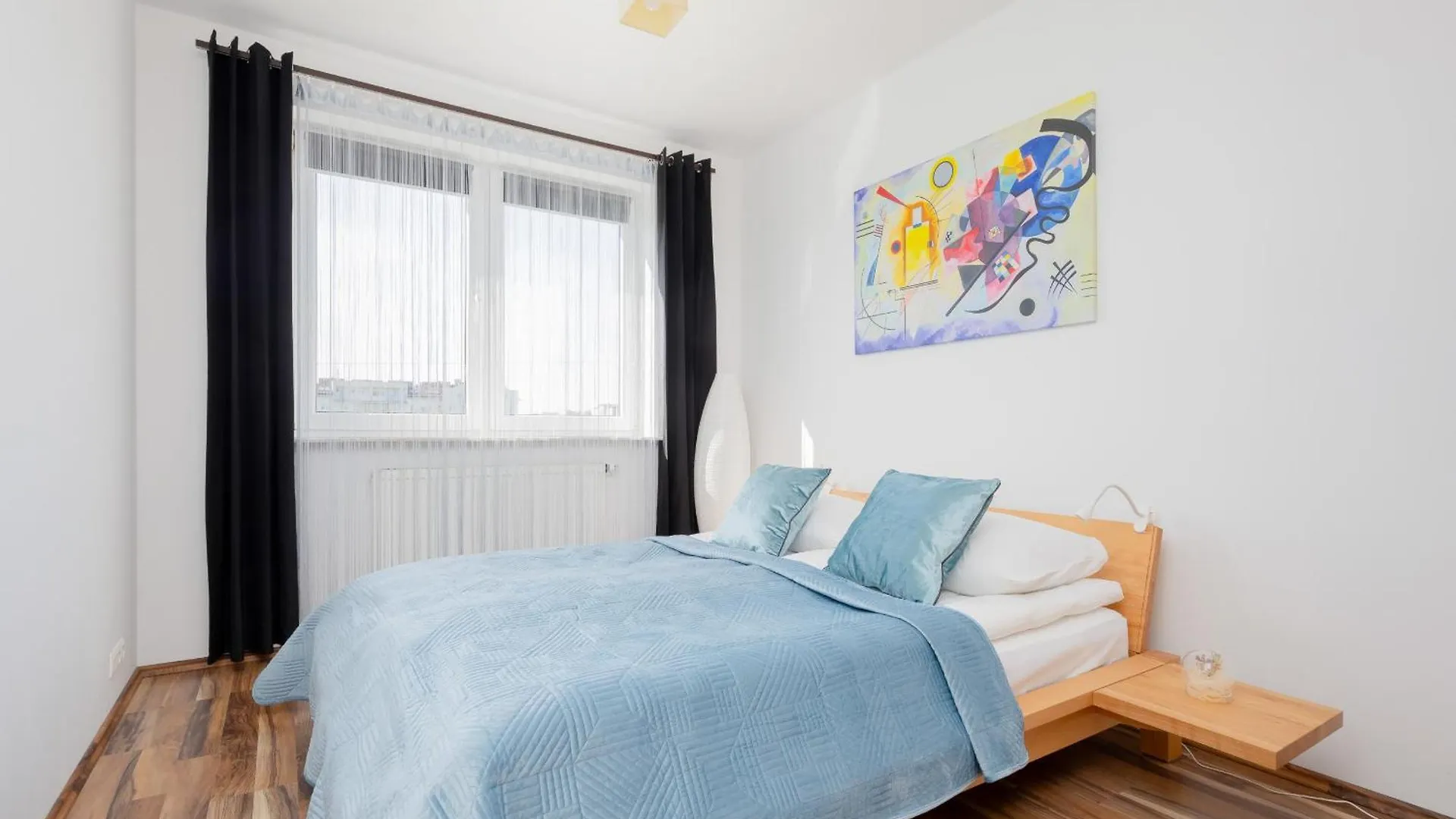 Spacious Apartment With Parking And Balcony By Noclegi Renters Warsaw 0*,