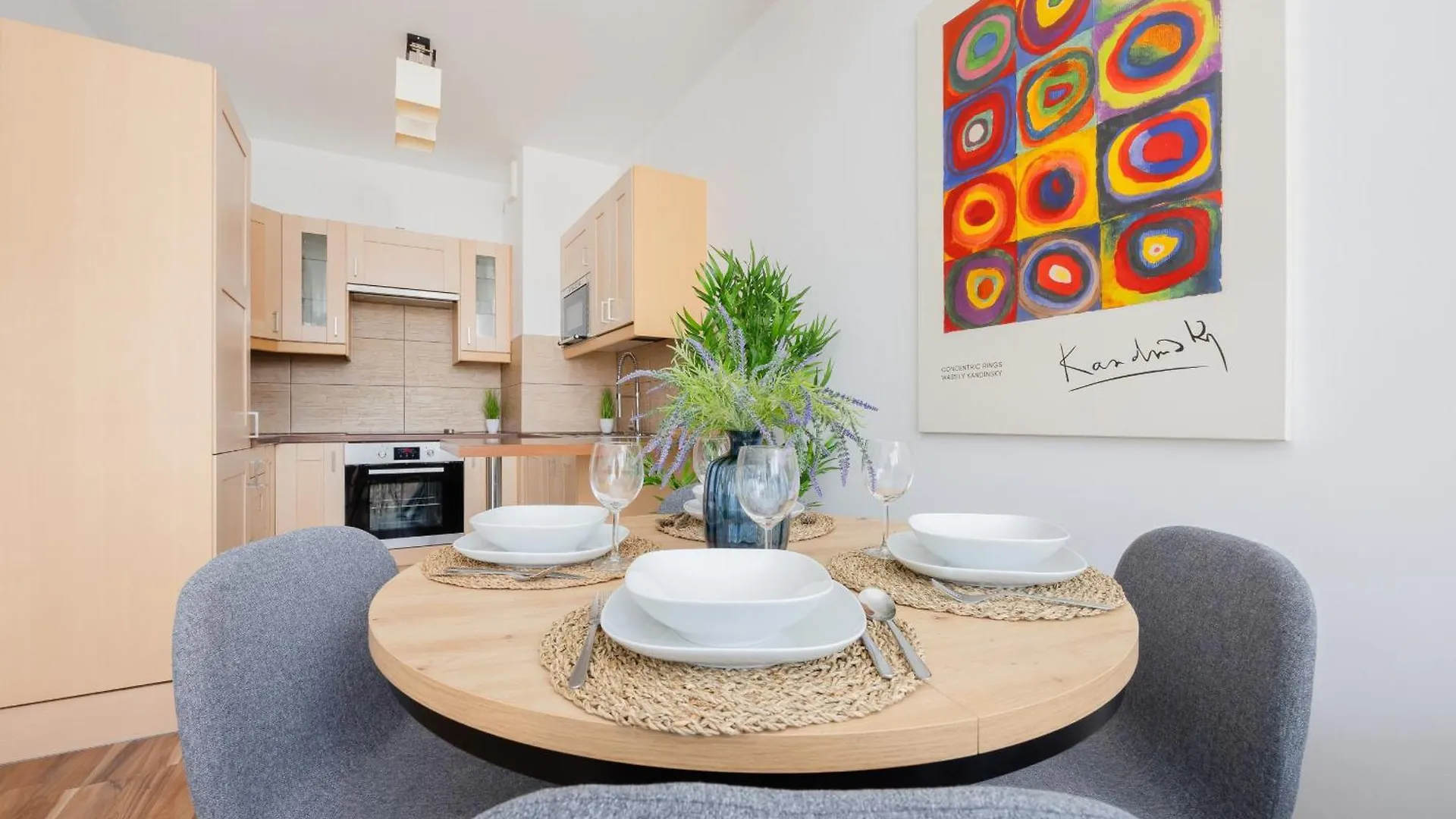 Spacious Apartment With Parking And Balcony By Noclegi Renters Warsaw