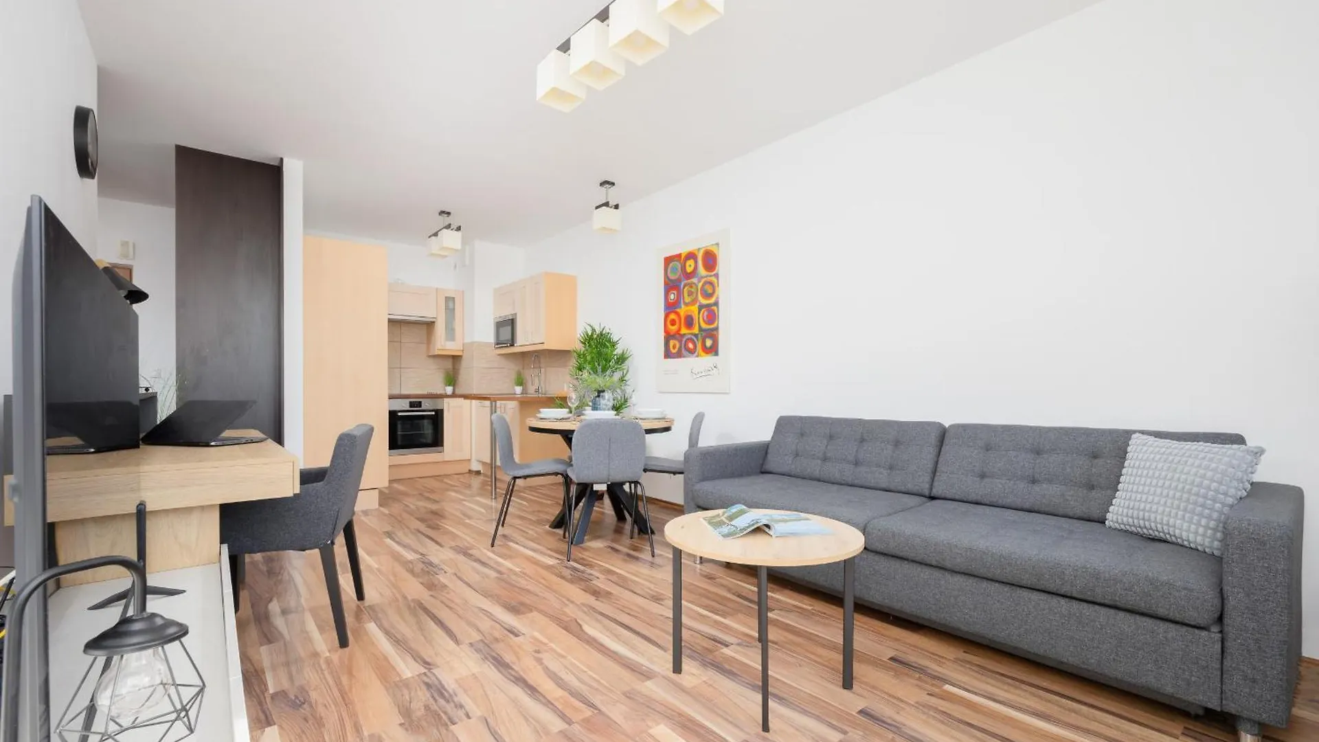Spacious Apartment With Parking And Balcony By Noclegi Renters contacts