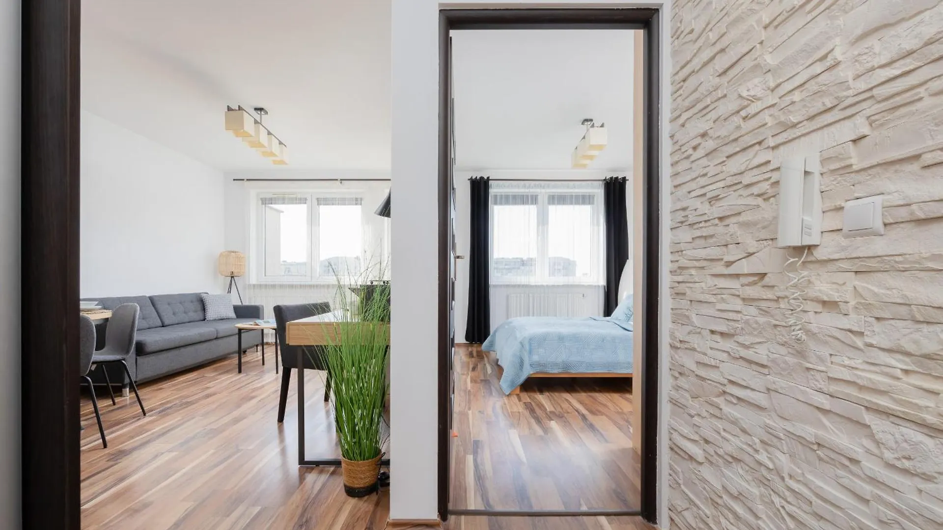 Spacious Apartment With Parking And Balcony By Noclegi Renters Warsaw